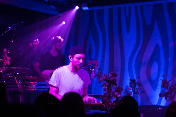 Novo Amor Performance à Doug Fir Portland Oregon — Photo