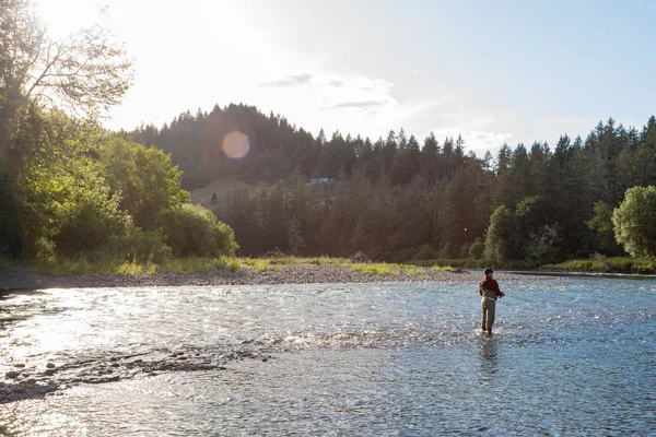 McKenzie River Oregon Fly Fishing Trip em maio — Fotografia de Stock