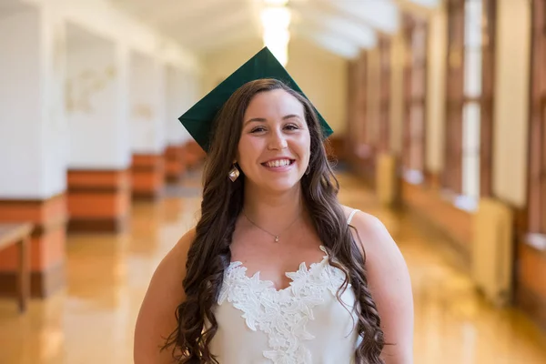 Universiteit van Oregon afgestudeerd op de campus in Eugene — Stockfoto