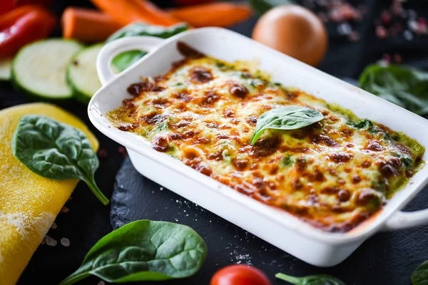 Lasagne Fatte Casa Con Ingredienti Freschi Deliziosi — Foto Stock