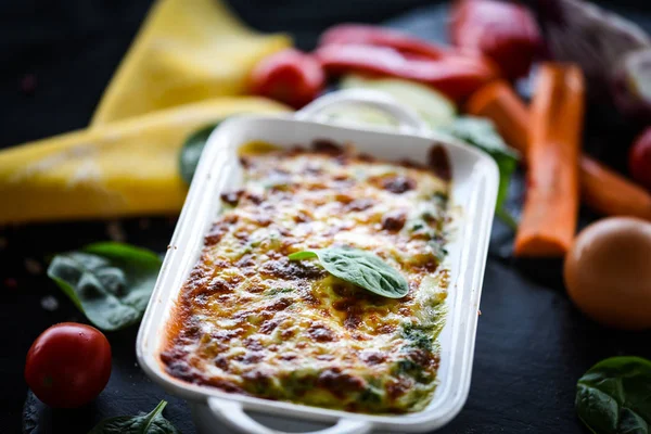Lasagne Fatte Casa Con Ingredienti Freschi Deliziosi — Foto Stock