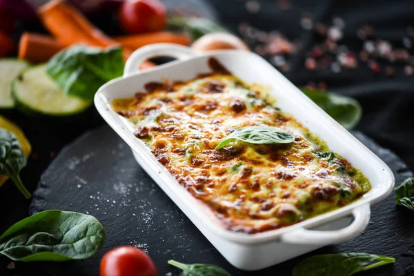 Lasagne Fatte Casa Con Ingredienti Freschi Deliziosi — Foto Stock