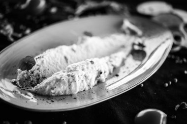 Lezzetli kereviz püresi garnitür tabağı gibi