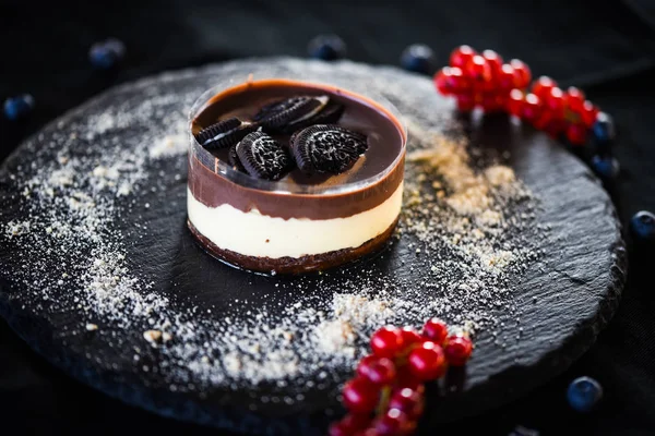 Delicioso Deleite Chocolate Oreo Cake Close View — Fotografia de Stock