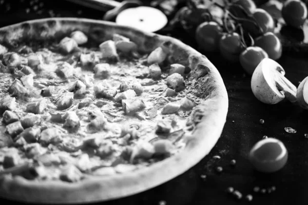 Leckere Italienische Pizza Mit Frischen Zutaten Diavola Capriciosa Margarita Prosciutto — Stockfoto