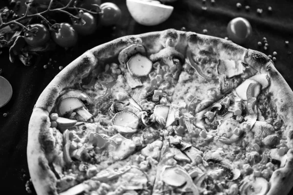 Deliciosa Pizza Italiana Com Ingredientes Frescos Diavola Capriciosa Margarita Prosciutto — Fotografia de Stock