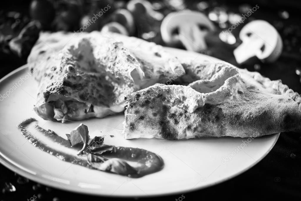 delicious italian pizza with fresh ingredients - diavola, capriciosa, margarita, prosciutto & fungi, tuna, vegetarian, calzone
