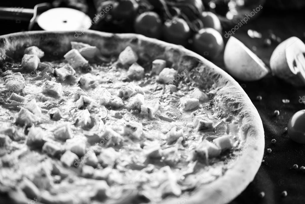 delicious italian pizza with fresh ingredients - diavola, capriciosa, margarita, prosciutto & fungi, tuna, vegetarian, calzone