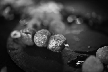 Taze yumurta köpüklü ahududu ve limon kokteyli