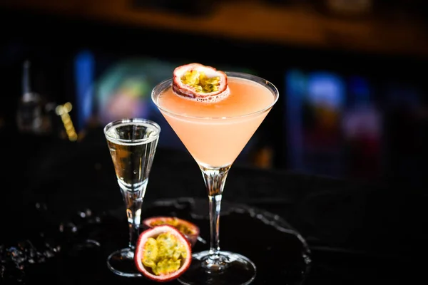 Passion Fruit Prosseco Cocktail — ストック写真