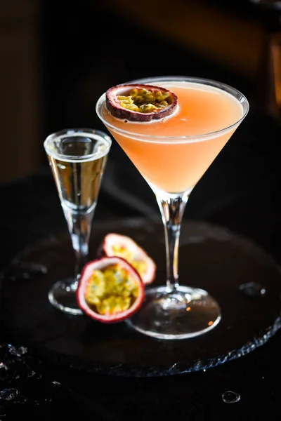 Passion Fruit Prosseco Cocktail — ストック写真