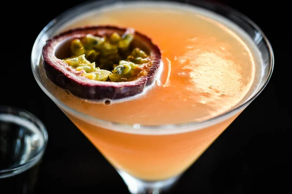 Passion Fruit Prosseco Cocktail — ストック写真