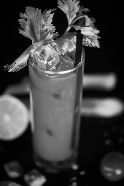 Blodig Gifta Cocktail Med Färska Ingredienser — Stockfoto