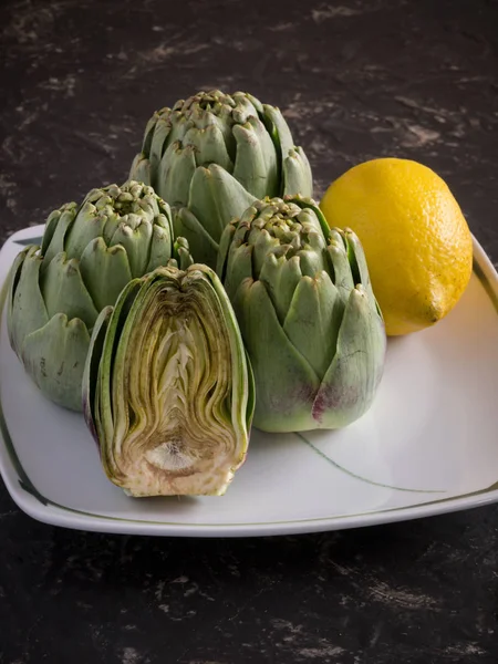 Tabakta limonlu enginarlar