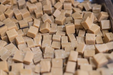 Çikolata parçaları, doğal siyah çikolata parçaları.