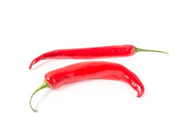 Beyaz arka planda kırmızı kırmızı kırmızı biber
