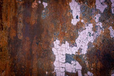 Yüzeyinde aşınma olan paslı demir dokusu.