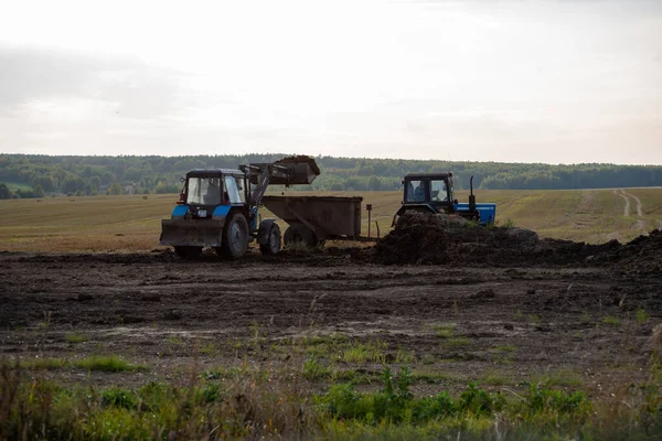 Landbouwmachines Die Het Najaar Het Veld Werken — Stockfoto