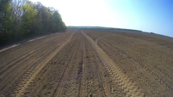 Vista Del Campo Desde Cabina Del Tractor Movimiento Grabación Vídeo — Vídeo de stock