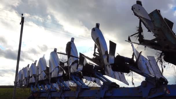 Arado Trator Para Arar Terra Plow Para Arar Campos Contra — Vídeo de Stock