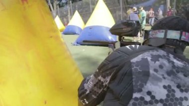 Haziran 2019, Vinnitsa, Ukrayna - Paintball Şampiyonası. Spor hakkında, eğlence, aksiyon, savaş, dövüş, spor, boya, yarış, turnuva, oyun alanı, silahlar, adrenalin, oyun 