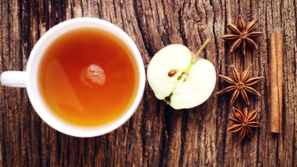 Σύνθεση Τσαγιού Μπαχαρικά Και Φυσικά Βότανα Μια Κούπα Τσάι Ένα — Αρχείο Βίντεο