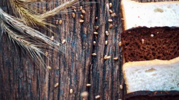 Brood Samenstelling Een Tafel Met Graan Meel Brood Graan Meel — Stockvideo