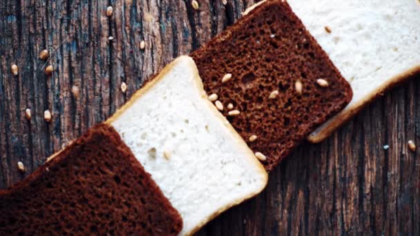 Bröd Komposition Ett Bord Med Korn Och Mjöl Bröd Spannmål — Stockvideo