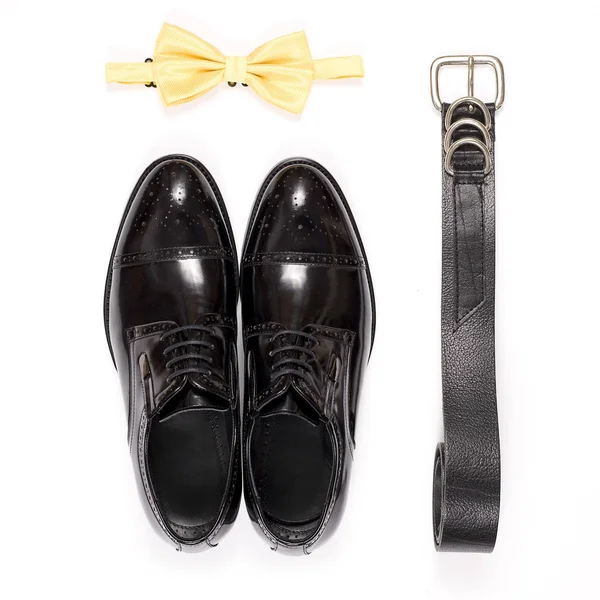 Erkek şık giyimi beyaz arka plan üzerinde ayarla