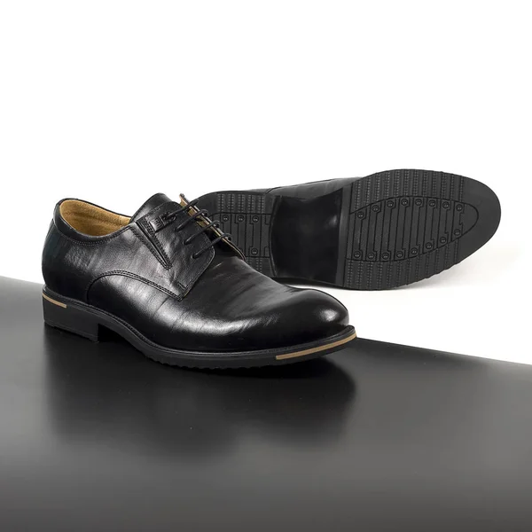 Zapatos Clásicos Piel Negra Masculina Aislados Blanco Negro — Foto de Stock