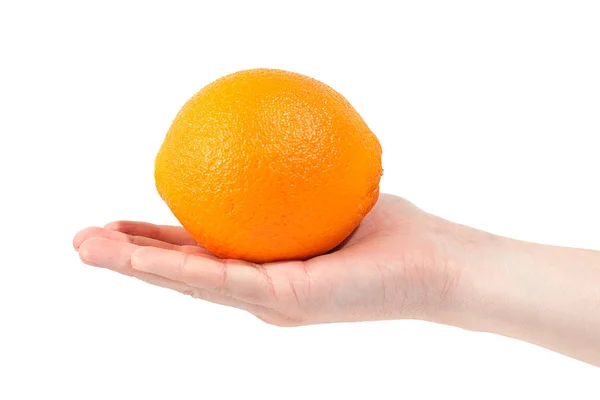 Стиглі соковиті апельсини в руці ізольовані на білому тлі. Здоровий — стокове фото