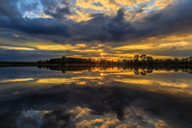 Ukrayna 'da günbatımı. Kiev bölgesi. 31 yaşında. - 05. 2020