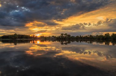 Ukrayna 'da günbatımı. Kiev bölgesi. 31 yaşında. - 05. 2020