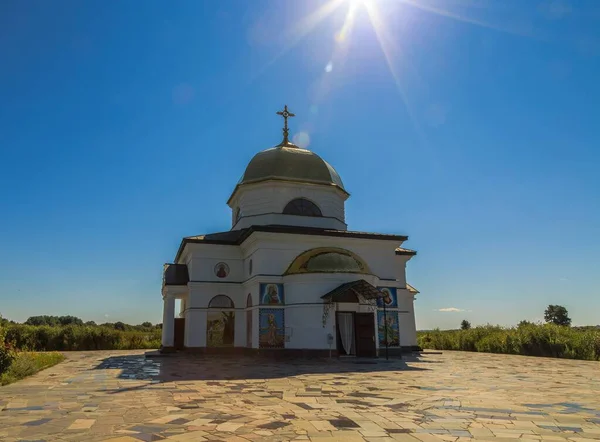 Su basmış kilise. Şekil değiştirme kilisesi. Kiev bölgesi. Ukrayna. 08 / 16 / 2020