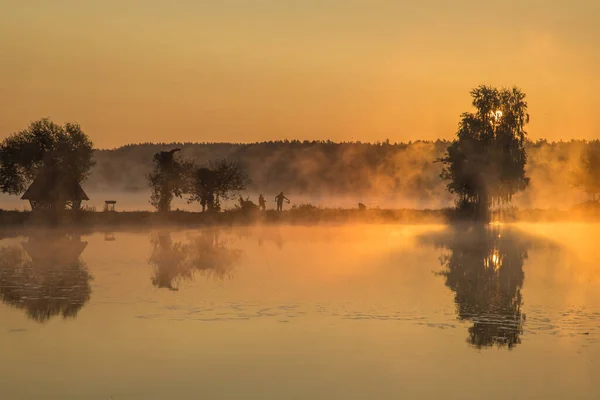 Poranny Spacer Mgłą Nad Jeziorami Kijowa Ukraina Września 2020 — Zdjęcie stockowe