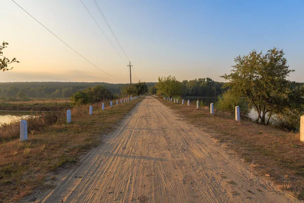 Φθινοπωρινός Δρόμος Στη Λίμνη Περιφέρεια Κιέβου Ουκρανία Σεπτεμβρίου 2020 — Φωτογραφία Αρχείου