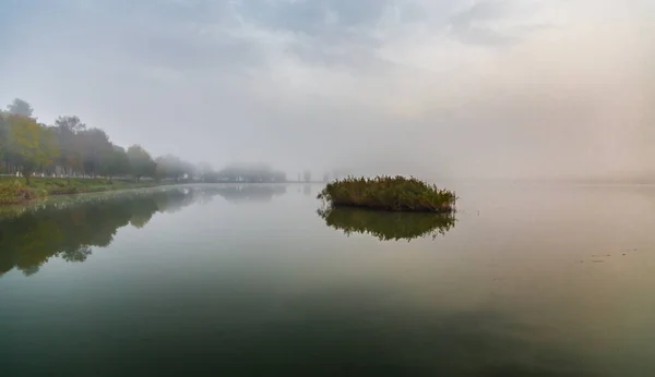 Walk Lake Morning Fog Fishing Dawn Kiev Region Ukraine September — Stock Photo, Image