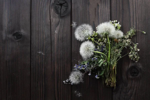 Withered Bouquet Wildflowers Wooden Table Copy Space Text Dried Flowers — Stock Photo, Image