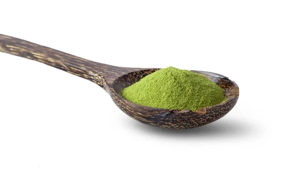 Polvere di tè verde matcha in cucchiaio di legno isolato su backgrou bianco — Foto Stock