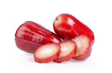 Beyaz arkaplanda gül elmaları izole