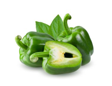 Beyaz zemin üzerinde yeşil biber tam derinlikte alan