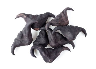 Su kestanesi, beyaz arkaplan görünümlü su damlaları