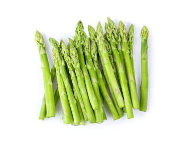 Kuşkonmaz beyaz arka planda izole edilmiş. en üstteki görünüm