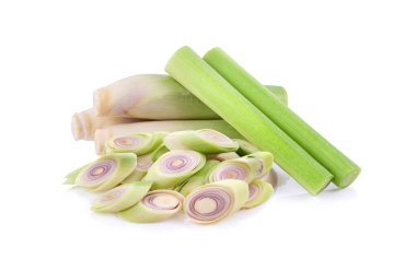 Beyaz arka planda limon otu. tam alan derinliği