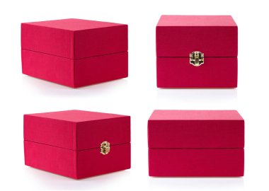 Beyaz arkaplanda izole edilmiş kırmızı kutu kümesi