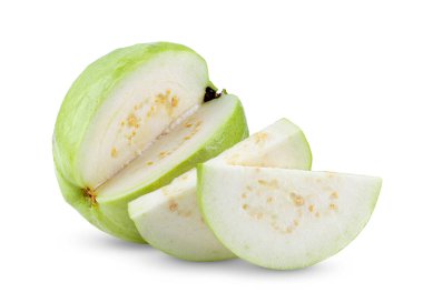 Guava meyvesi beyaz arkaplanda tam derinlikte izole edildi