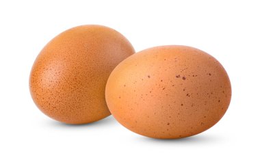 Beyaz arkaplanda tam derinlikte yumurta izole edildi