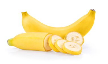 Beyaz arkaplanda izole edilmiş muz