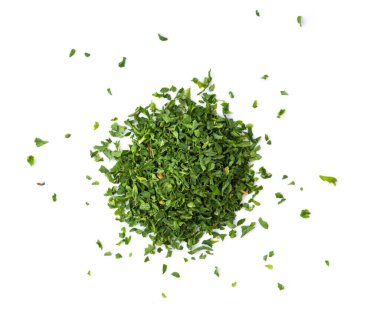 Beyaz arkaplan görünümünde izole edilmiş kurutulmuş maydanoz