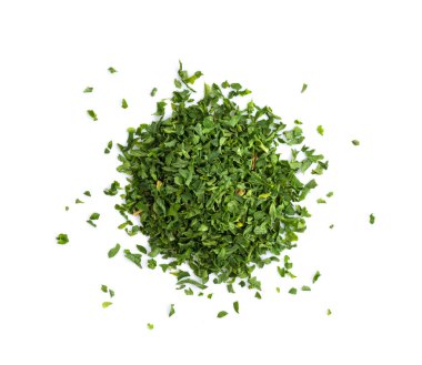 Beyaz arkaplan görünümünde izole edilmiş kurutulmuş maydanoz